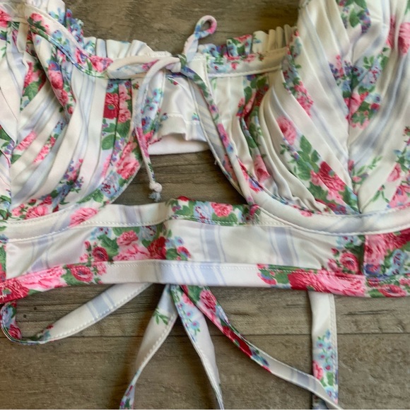 For Love and Lemons Floral Satin Pleated Bustier Bra - Picture 4 of 14